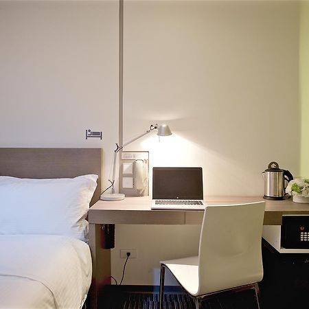 Just Sleep - Lin Sen Hotel Taipei Luaran gambar
