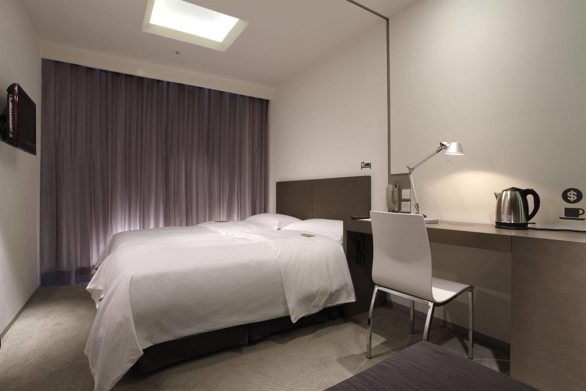 Just Sleep - Lin Sen Hotel Taipei Luaran gambar